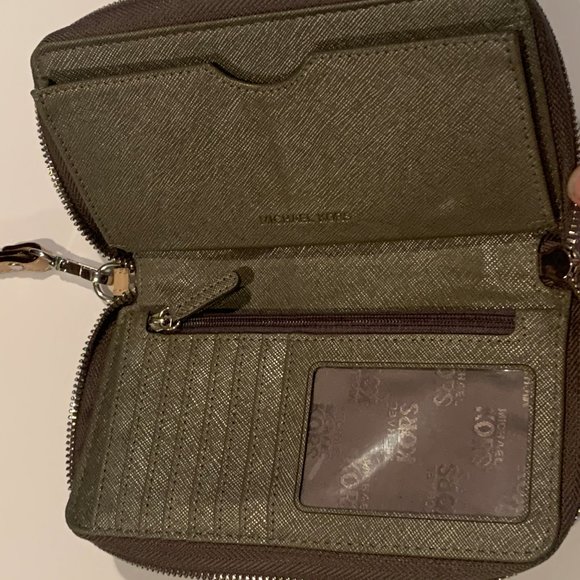 MICHAEL KORS Jet Set Metallic Mirror Wallet - Picture 6 of 8